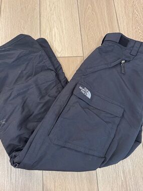 The North Face HyVent Men’s Black Snow Pants Sz M Logo Snowboarding Ski Resort